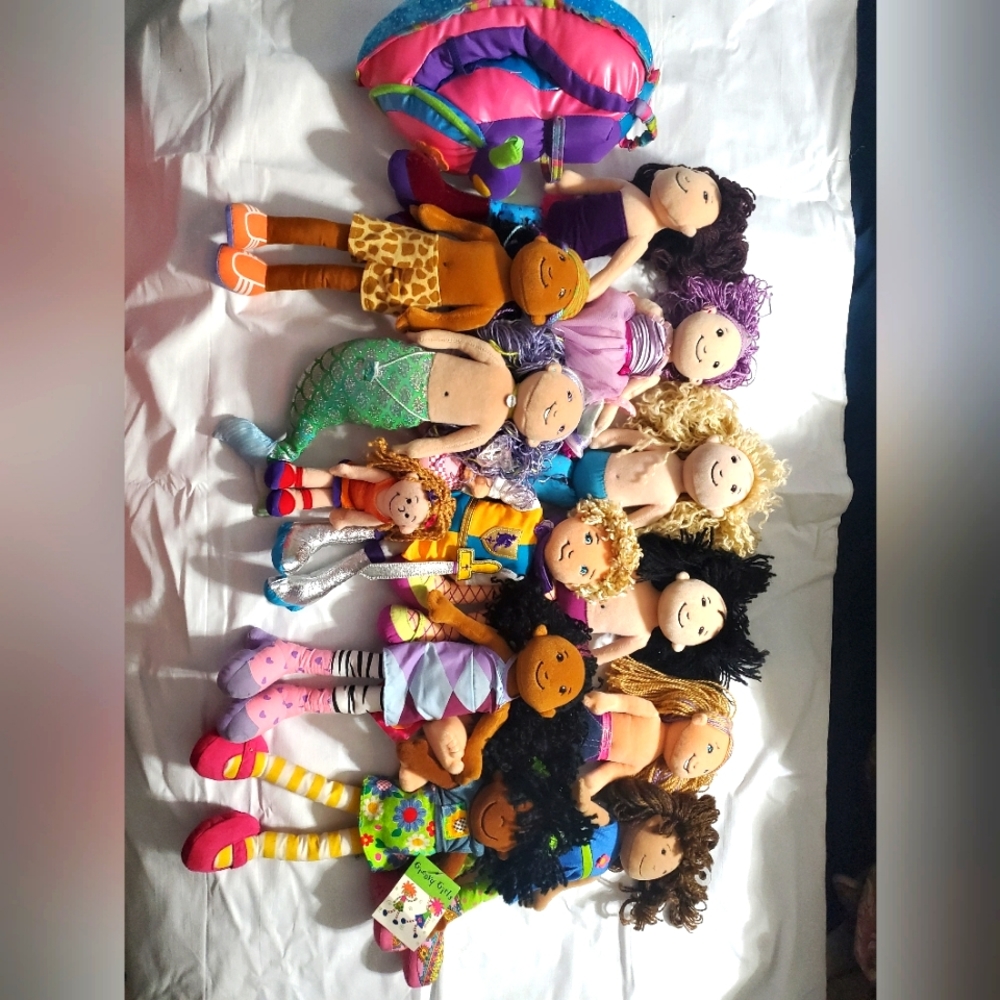 : 13 pc bundle lot Groovy girls manhattan toy Dolls and jet ski